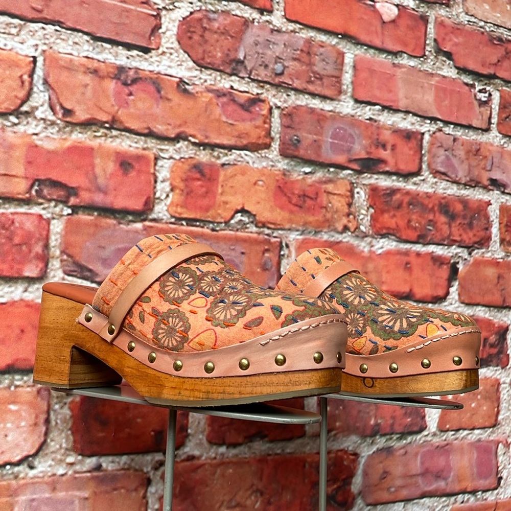 Orange Embroidered Free People Calabasas Kantha Clogs - Picture 4 of 16